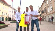Fußball-Bundesliga-Referee Manfred Krassnitzer wurde geehrt